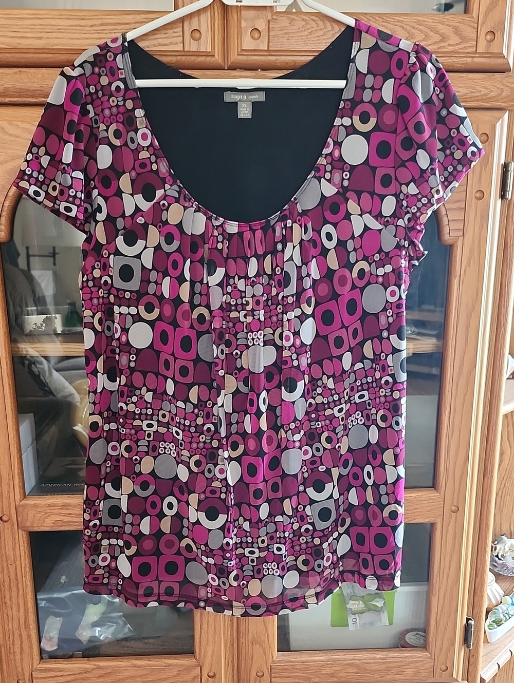 Apt. 9 Short Sleeve Scoop Neck Geo Print Top - Magenta, Gray, White
